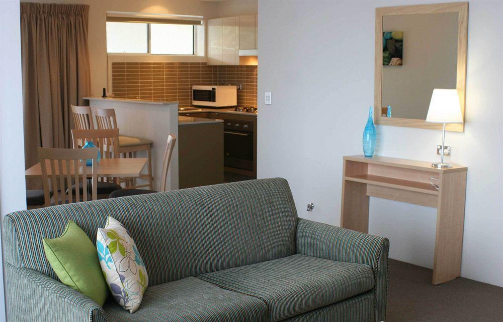 Quality Suites Pioneer Sands Вуллонгонг Экстерьер фото