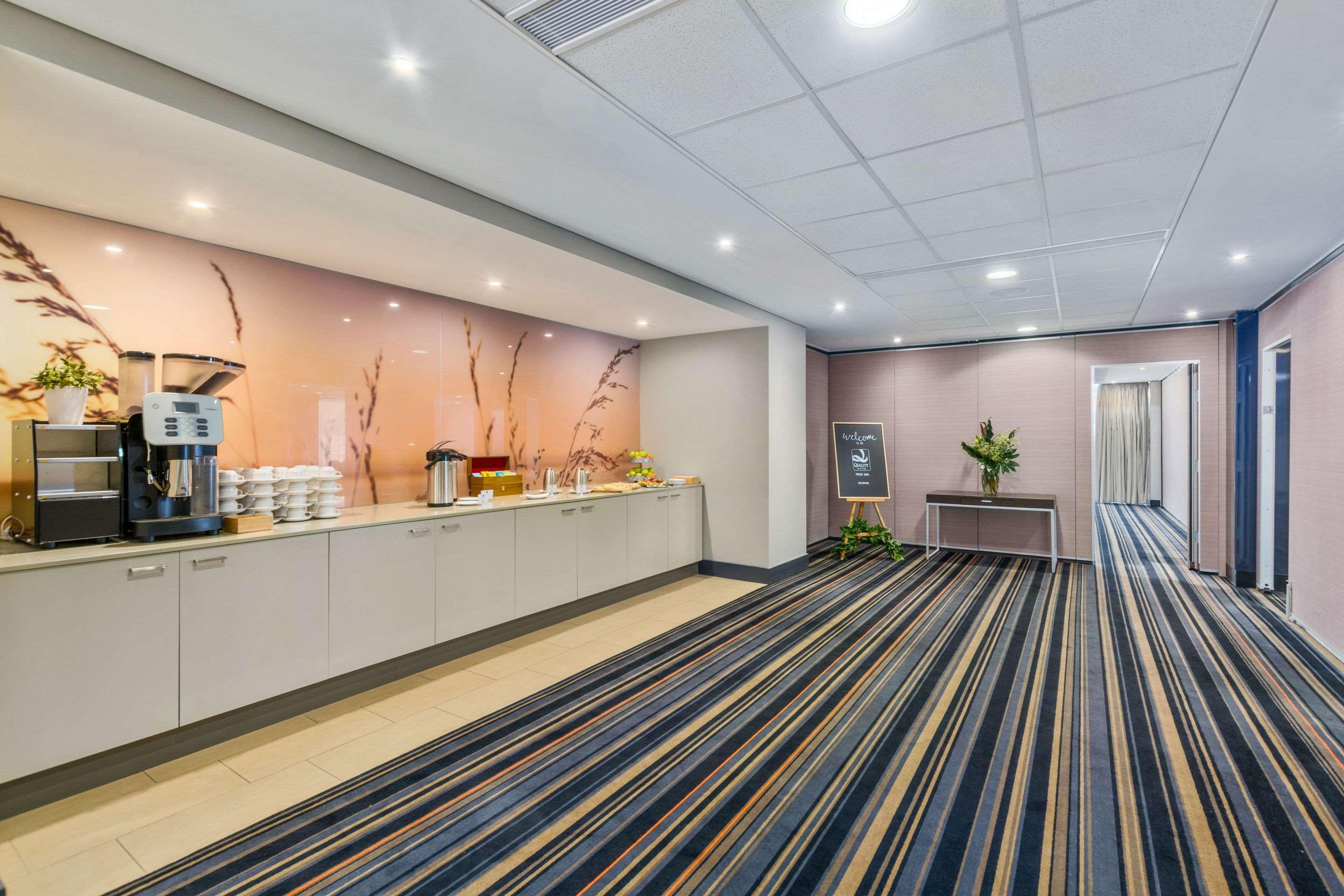 Quality Suites Pioneer Sands Вуллонгонг Экстерьер фото