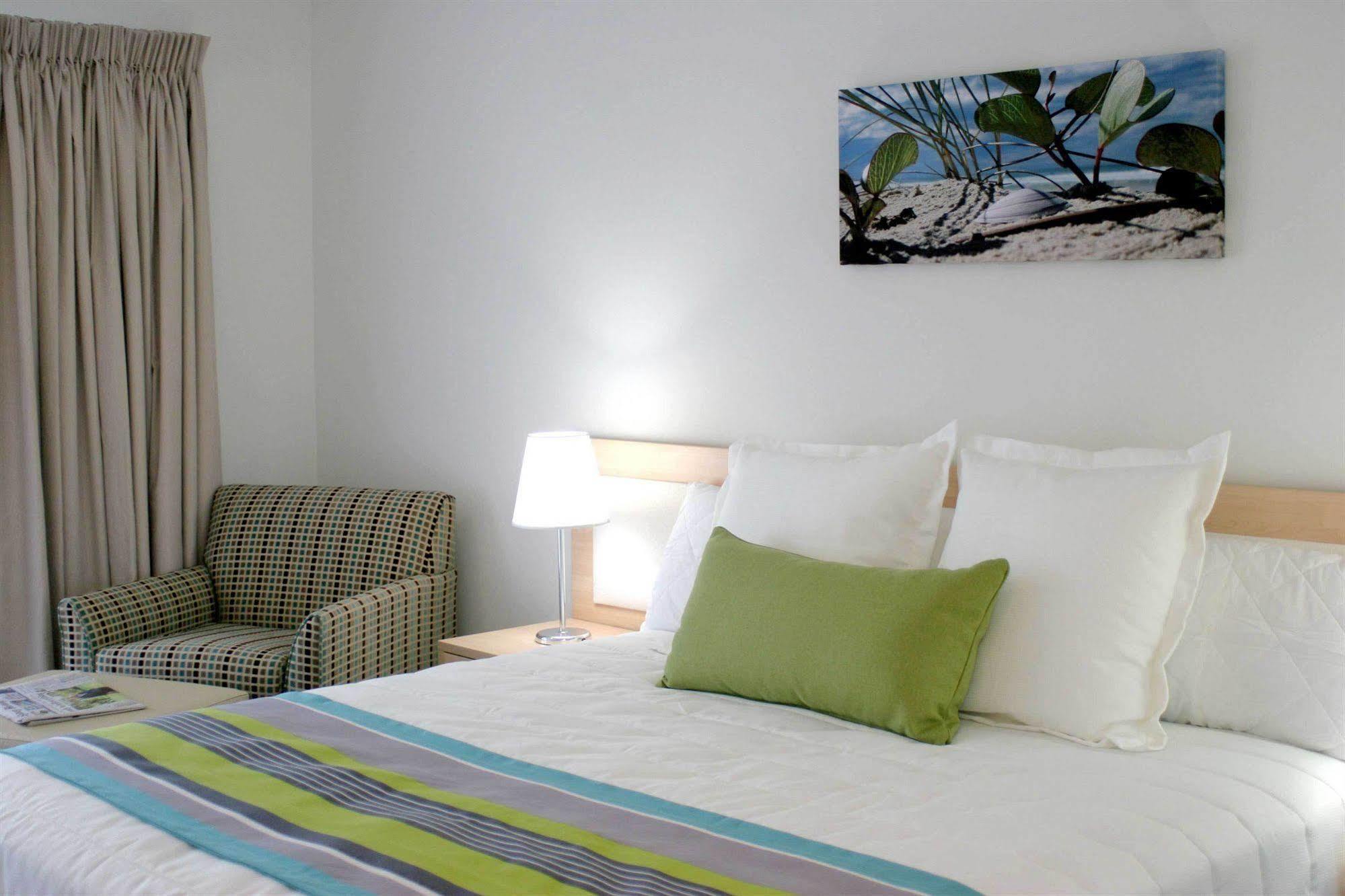 Quality Suites Pioneer Sands Вуллонгонг Экстерьер фото
