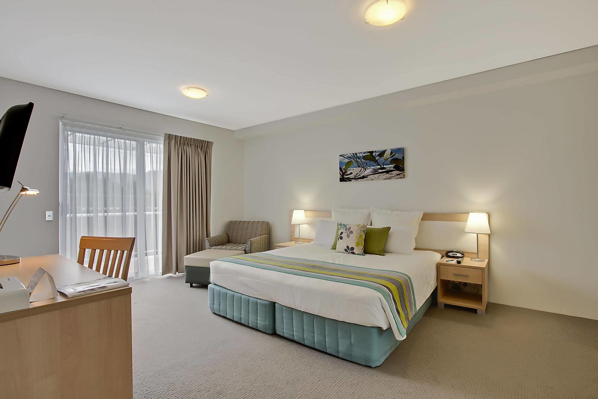 Quality Suites Pioneer Sands Вуллонгонг Экстерьер фото