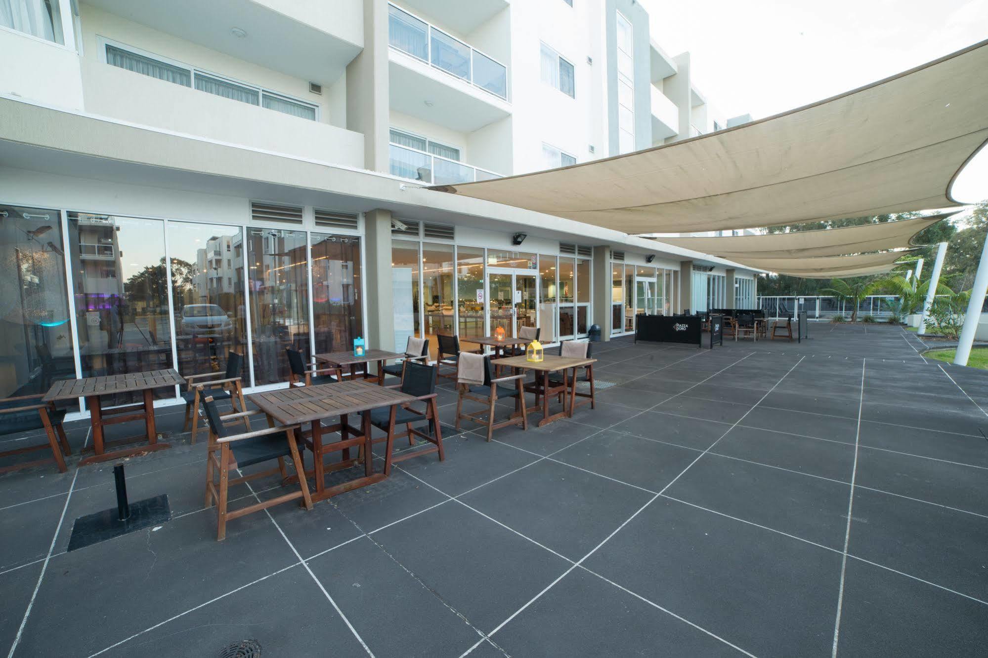 Quality Suites Pioneer Sands Вуллонгонг Экстерьер фото